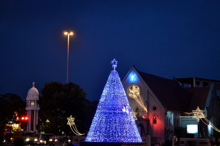 Christmas-Tree-At-Litpon-Circle-Colombo-Sri-Lanka-1600x1066 | ArTravele | Agence de voyages de luxe au Sri Lanka | Forfaits touristiques sur mesure